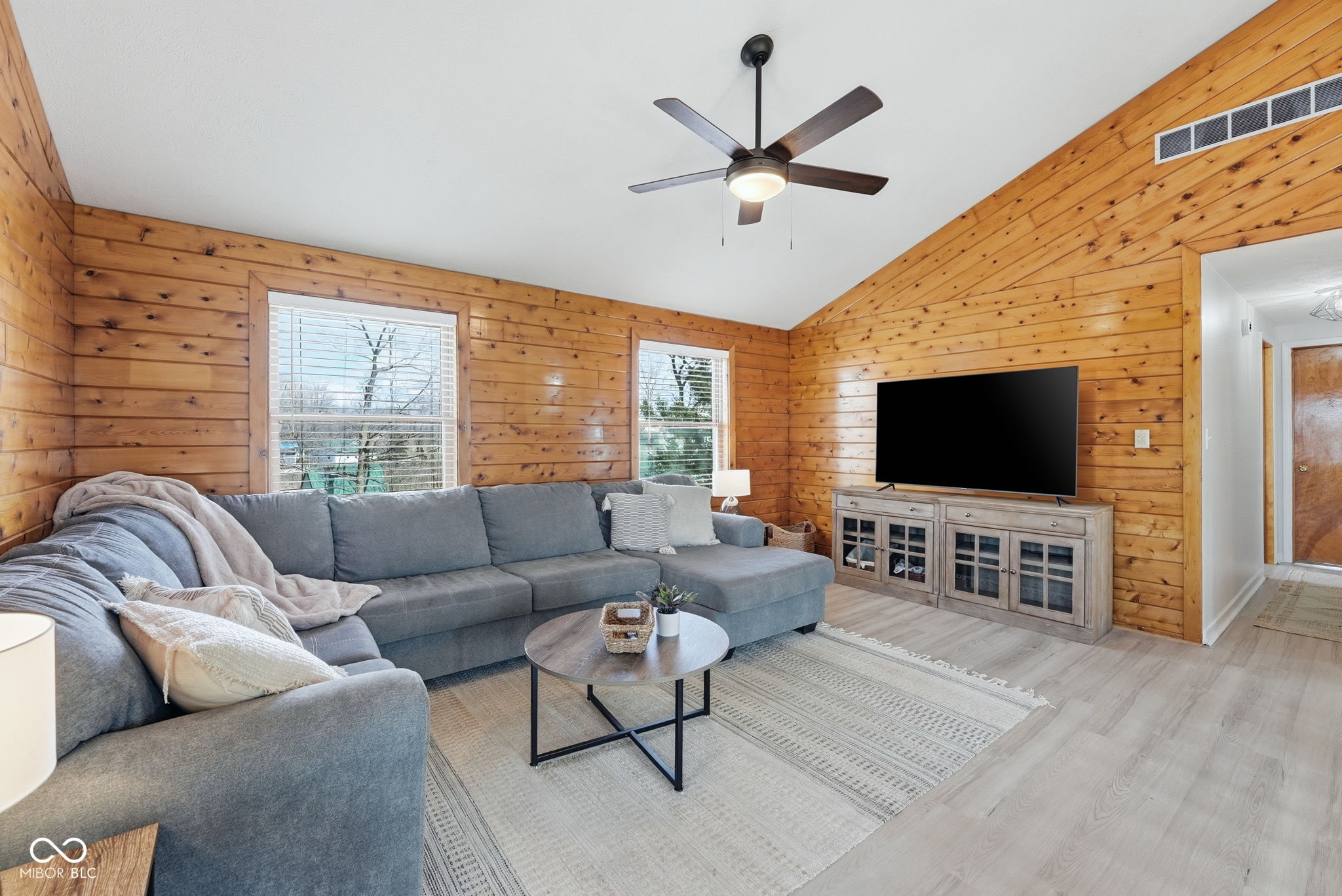 1145 S Lakeshore Drive