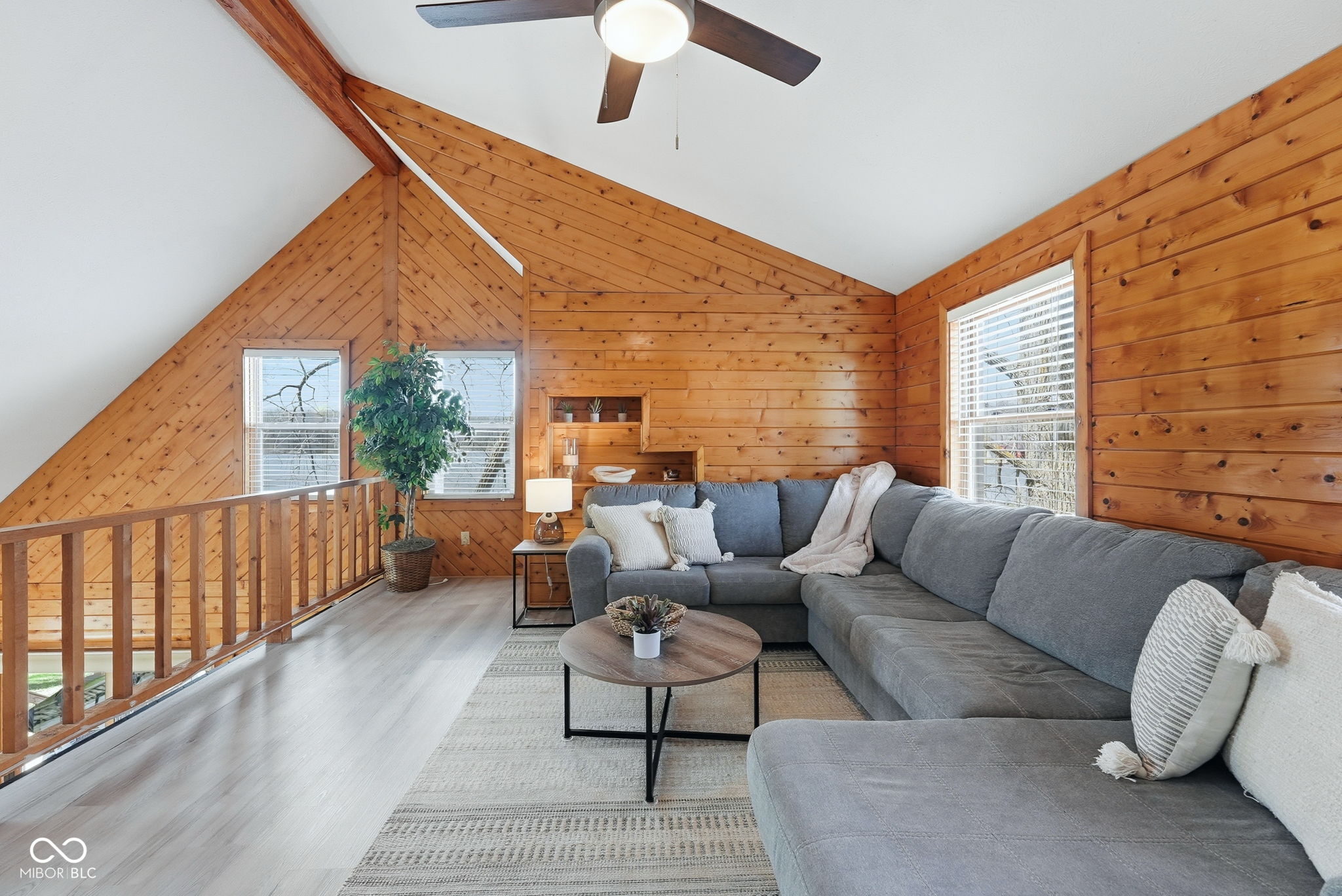 1145 S Lakeshore Drive