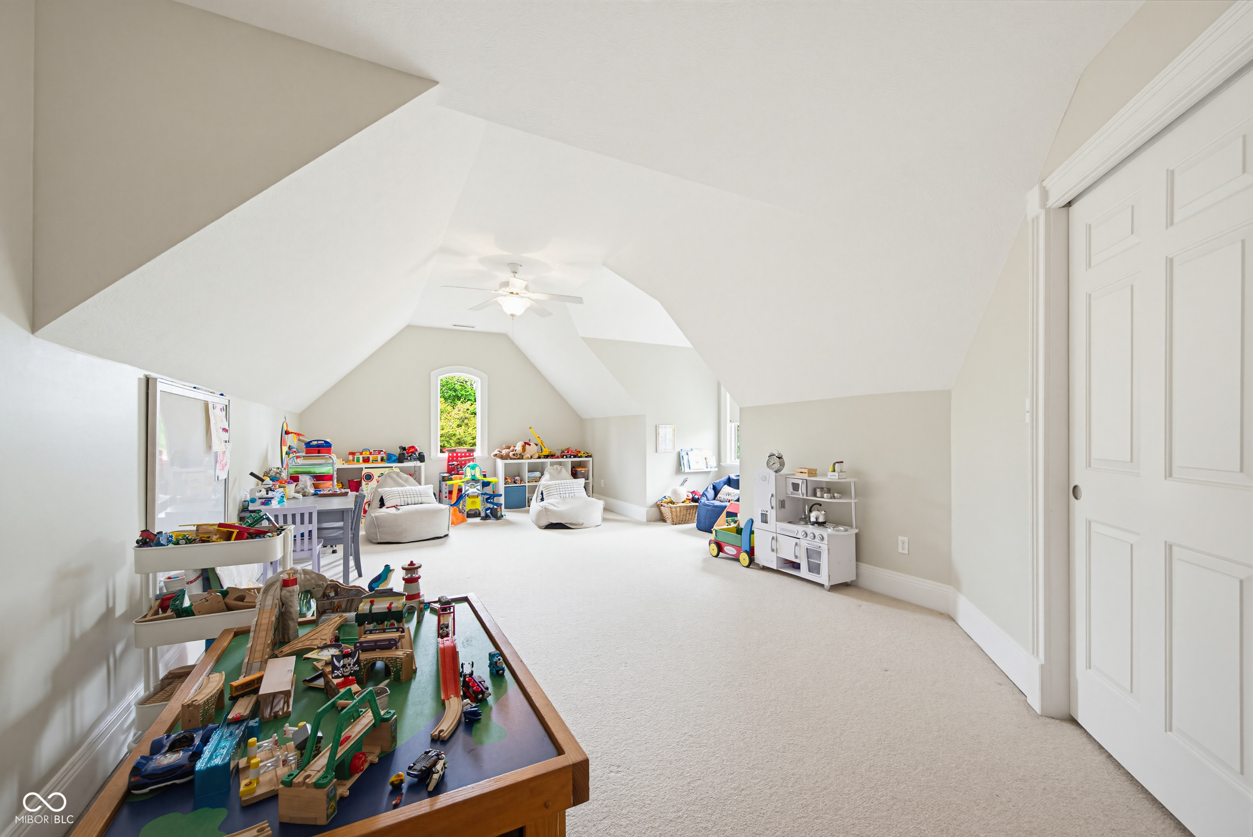 7436 Glenvista Place