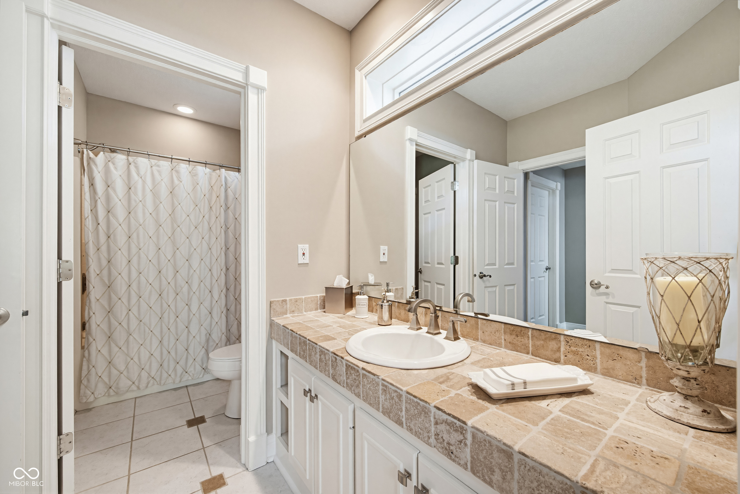 7436 Glenvista Place