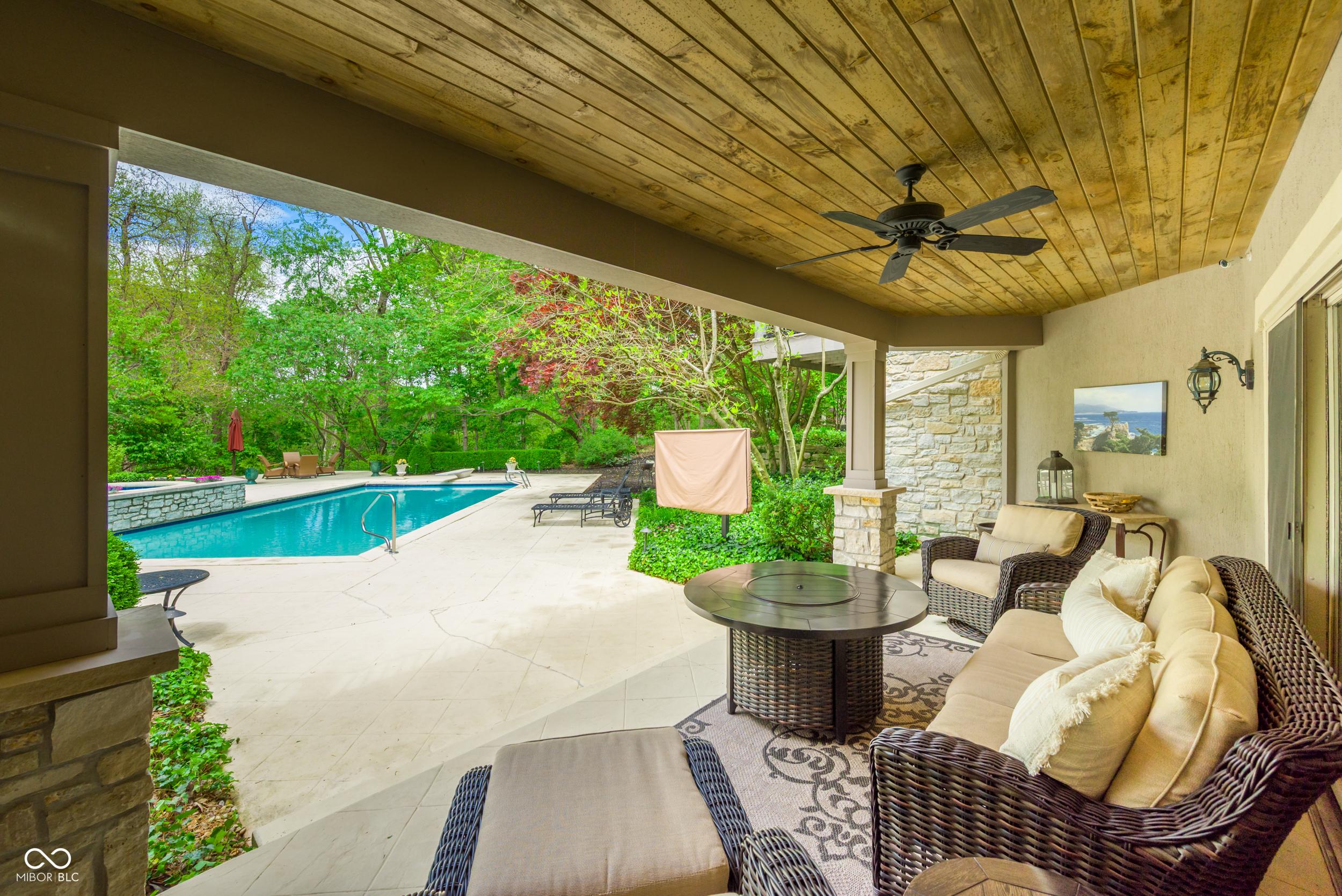 7436 Glenvista Place