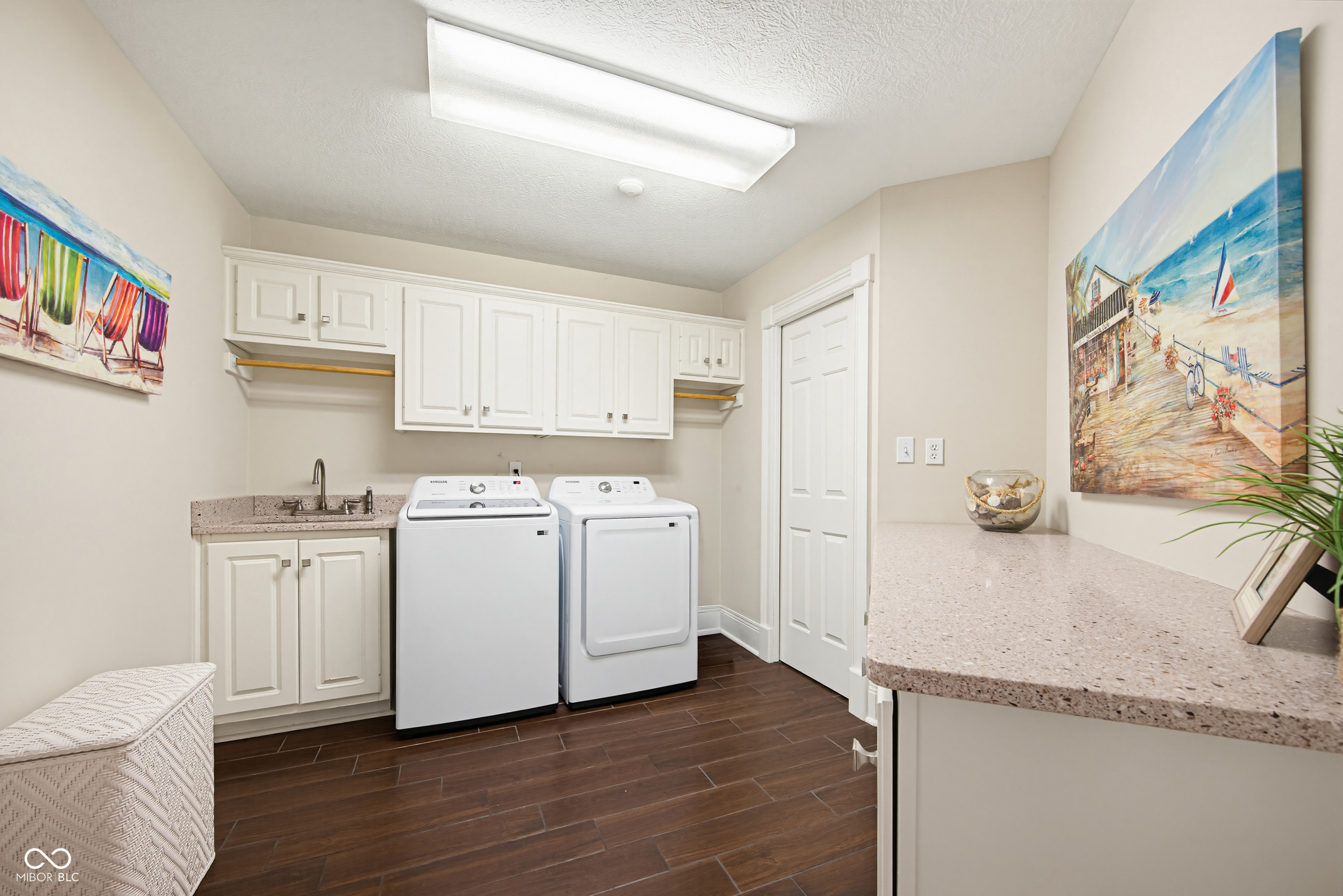 7436 Glenvista Place