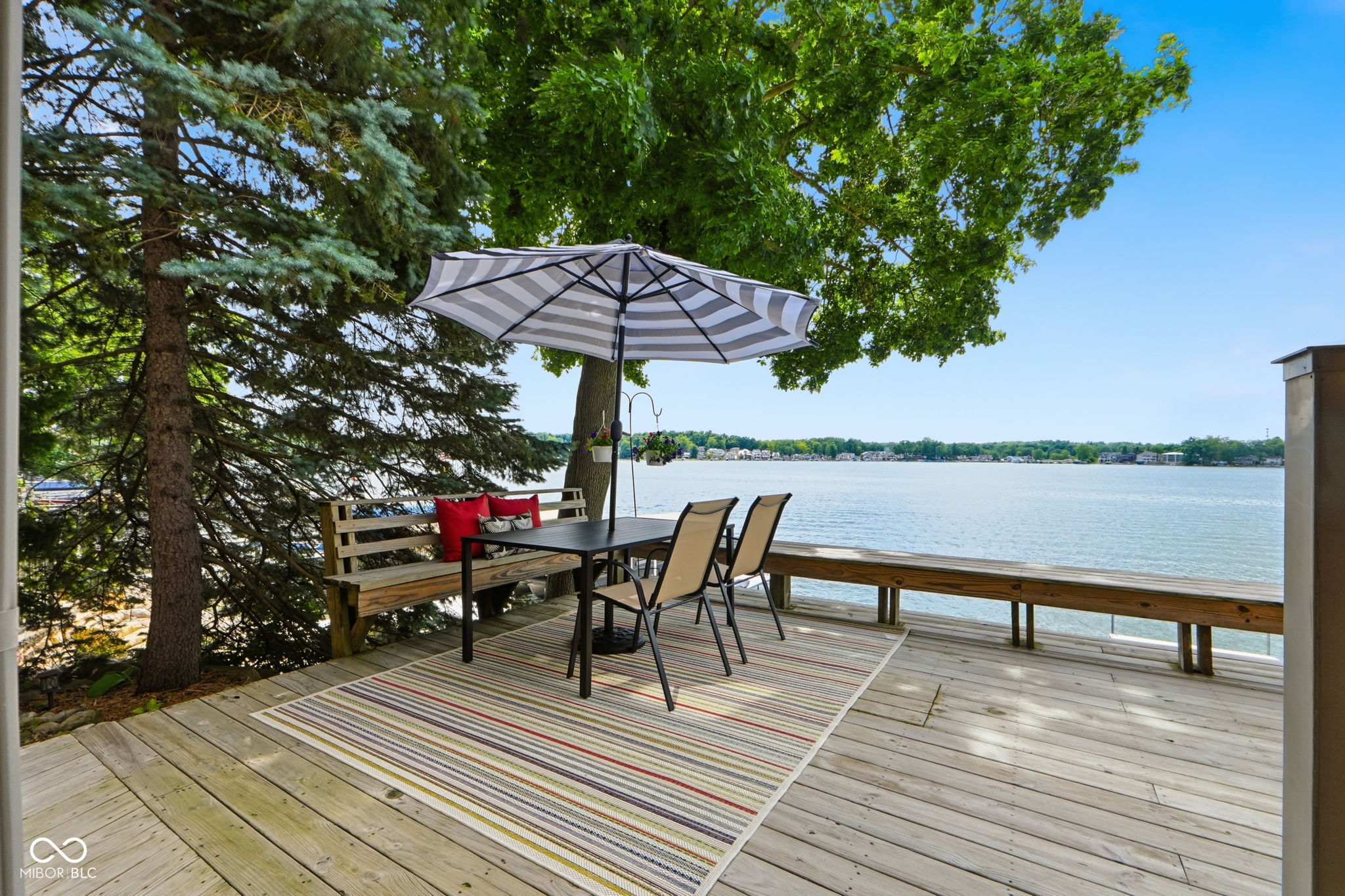 900 Ln 105 Lake James