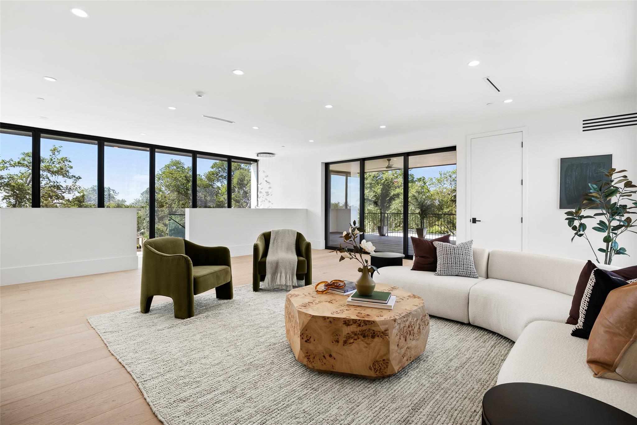 2404 Camino Alto RD