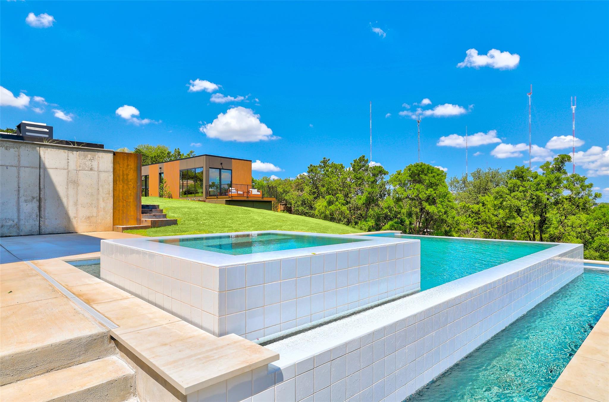 2404 Camino Alto RD