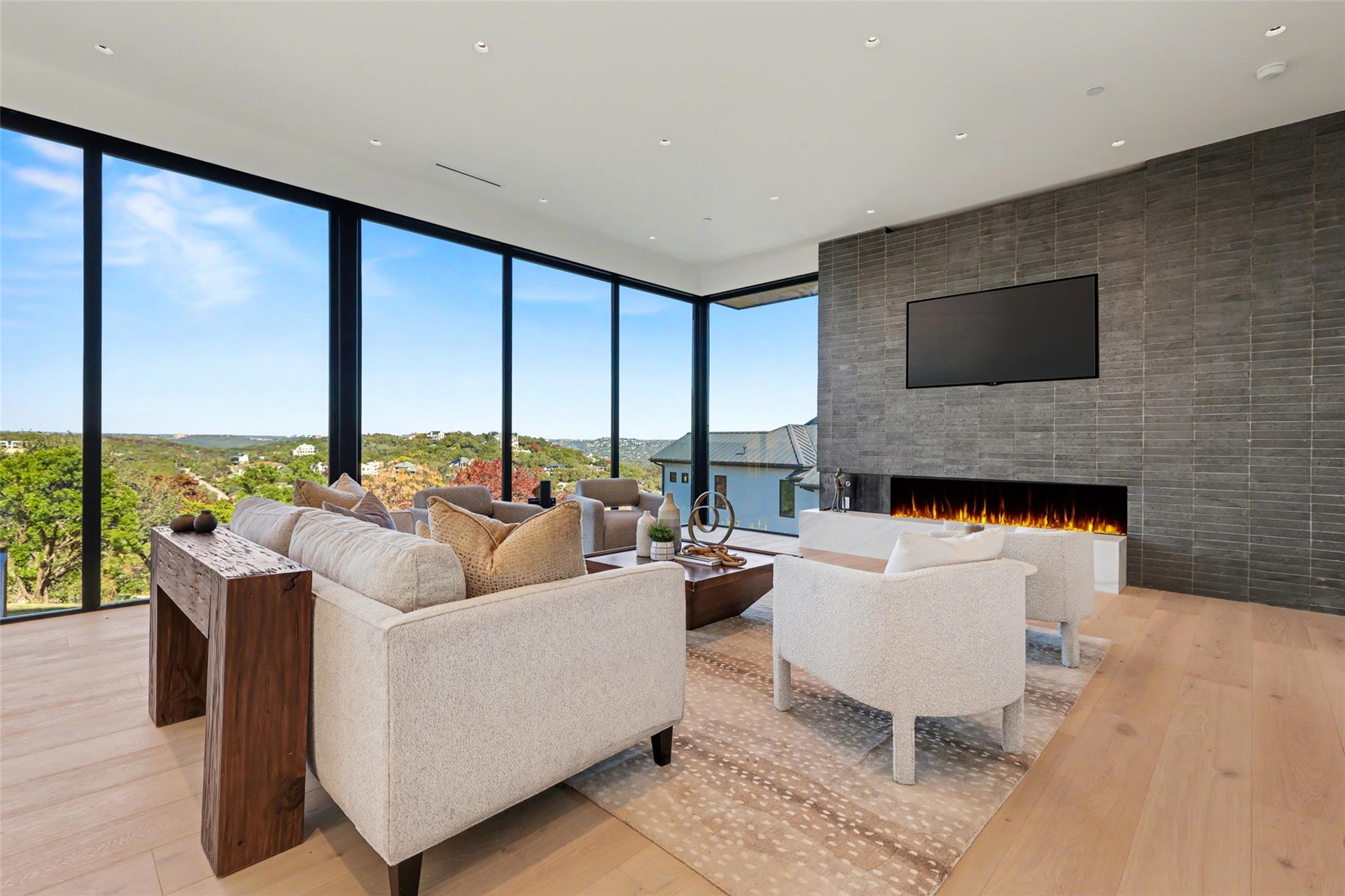 2404 Camino Alto RD