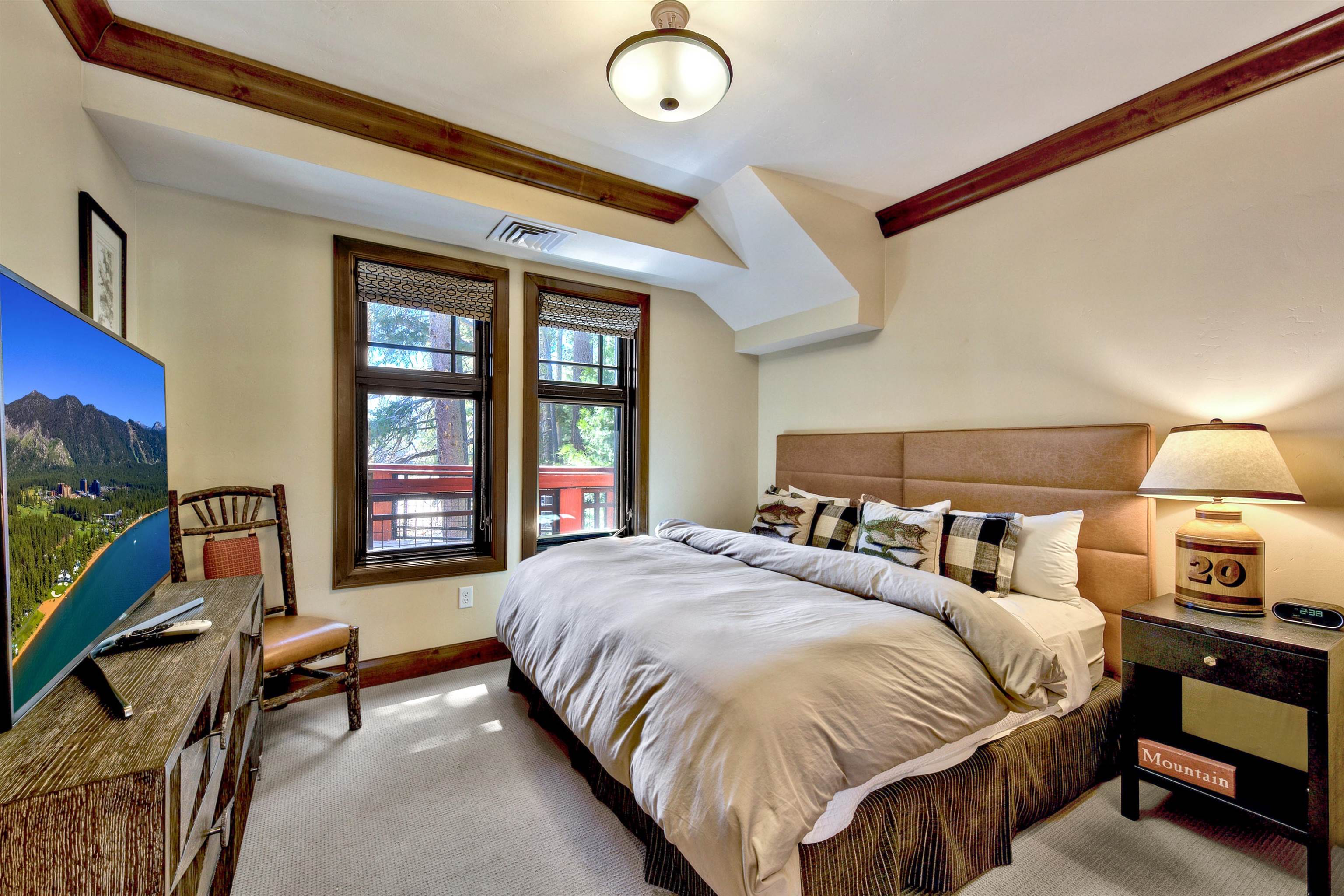 6750 N North Lake Boulevard # 16F Unit: #16F