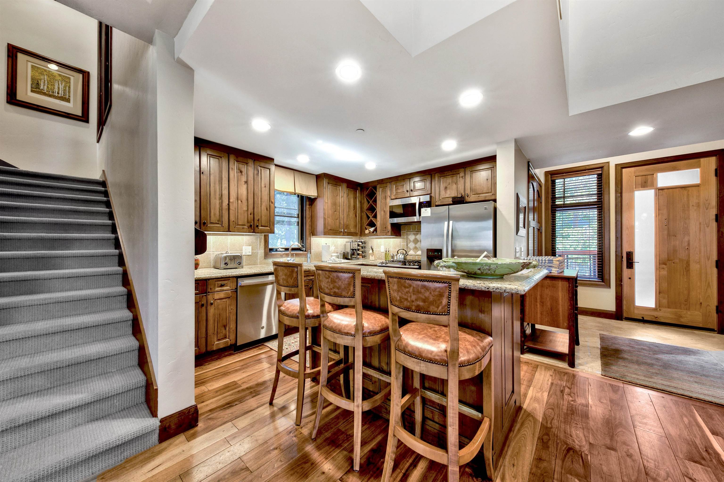6750 N North Lake Boulevard # 16F Unit: #16F