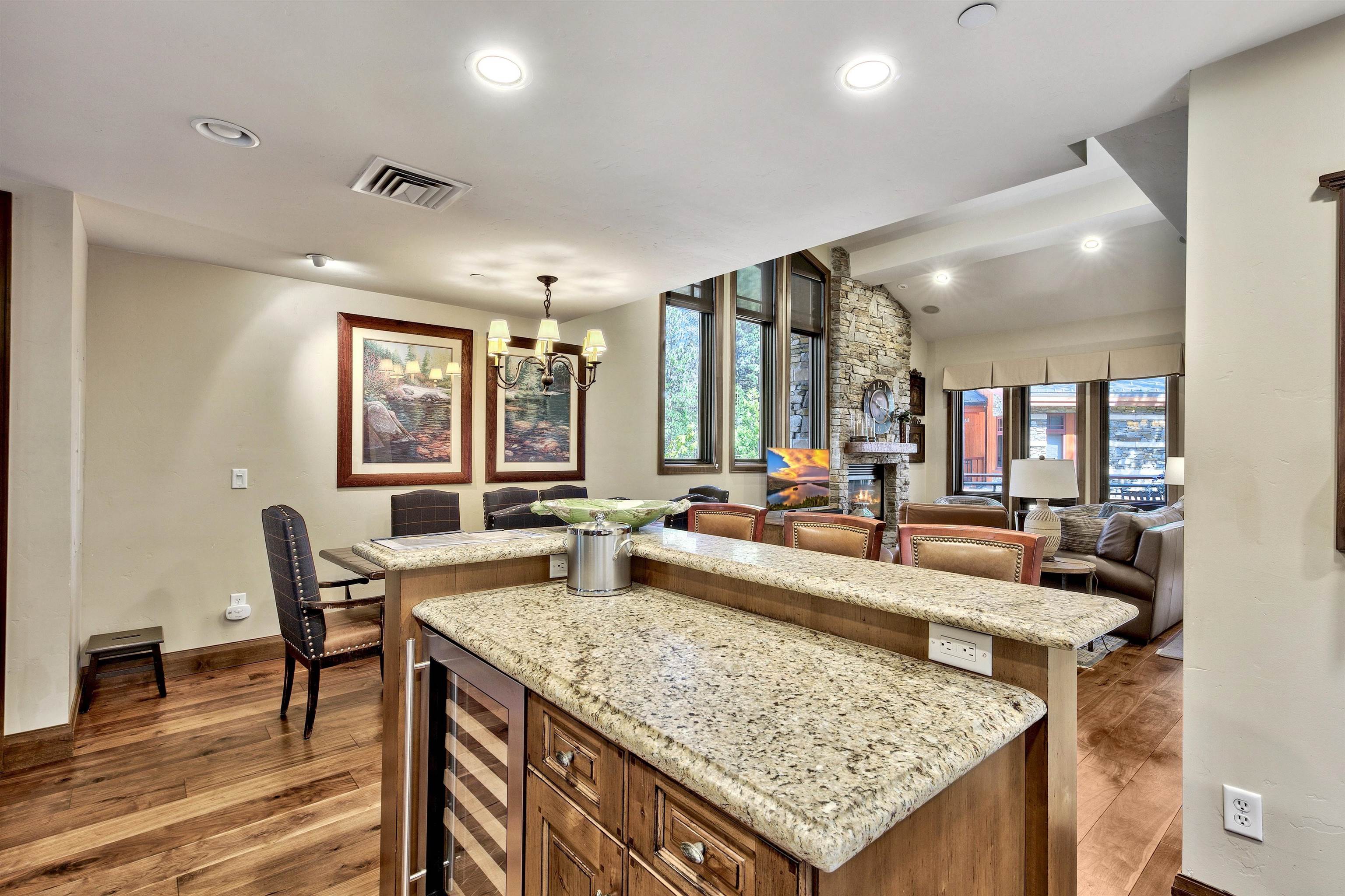 6750 N North Lake Boulevard # 15D Unit: #15D
