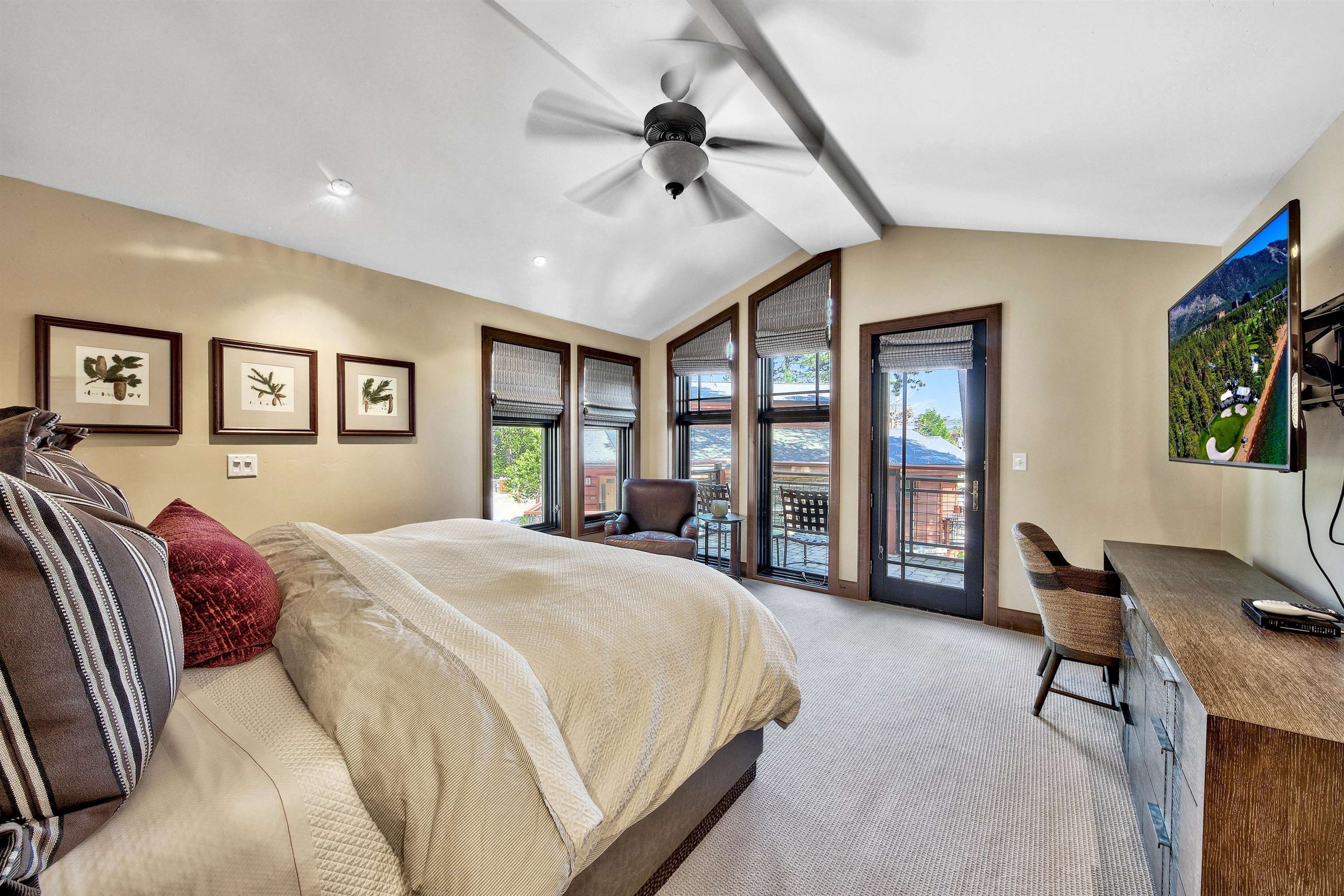 6750 N North Lake Boulevard # 15D Unit: #15D