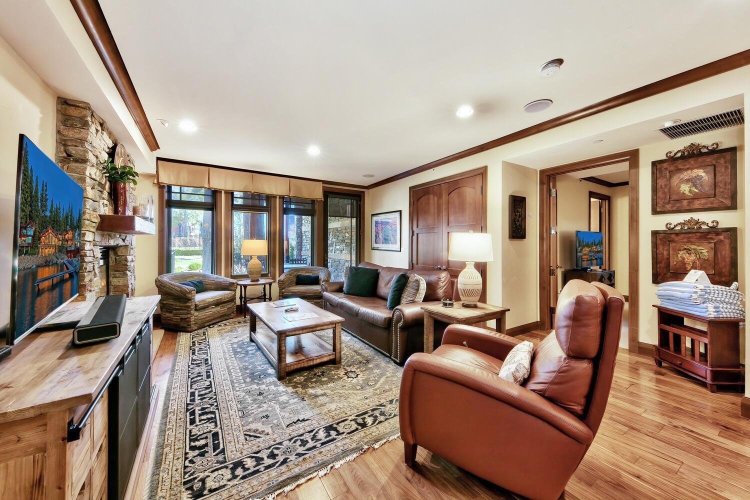 6750 N North Lake Boulevard # 13F Unit: #13F
