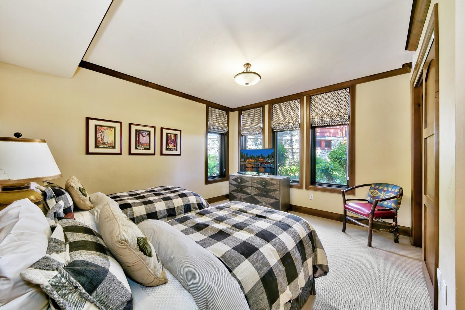 6750 N North Lake Boulevard # 13F Unit: #13F