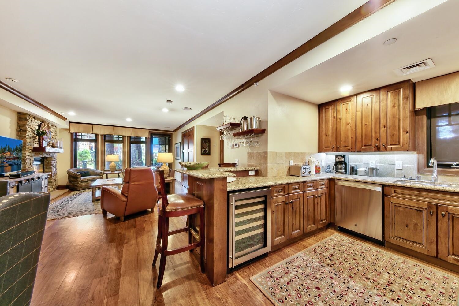 6750 N North Lake Boulevard # 13F Unit: #13F