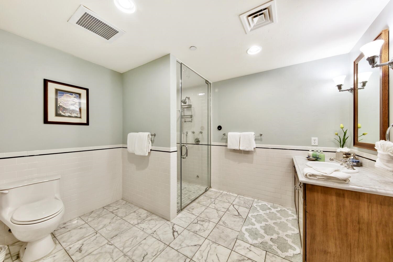 6750 N North Lake Boulevard # 13F Unit: #13F