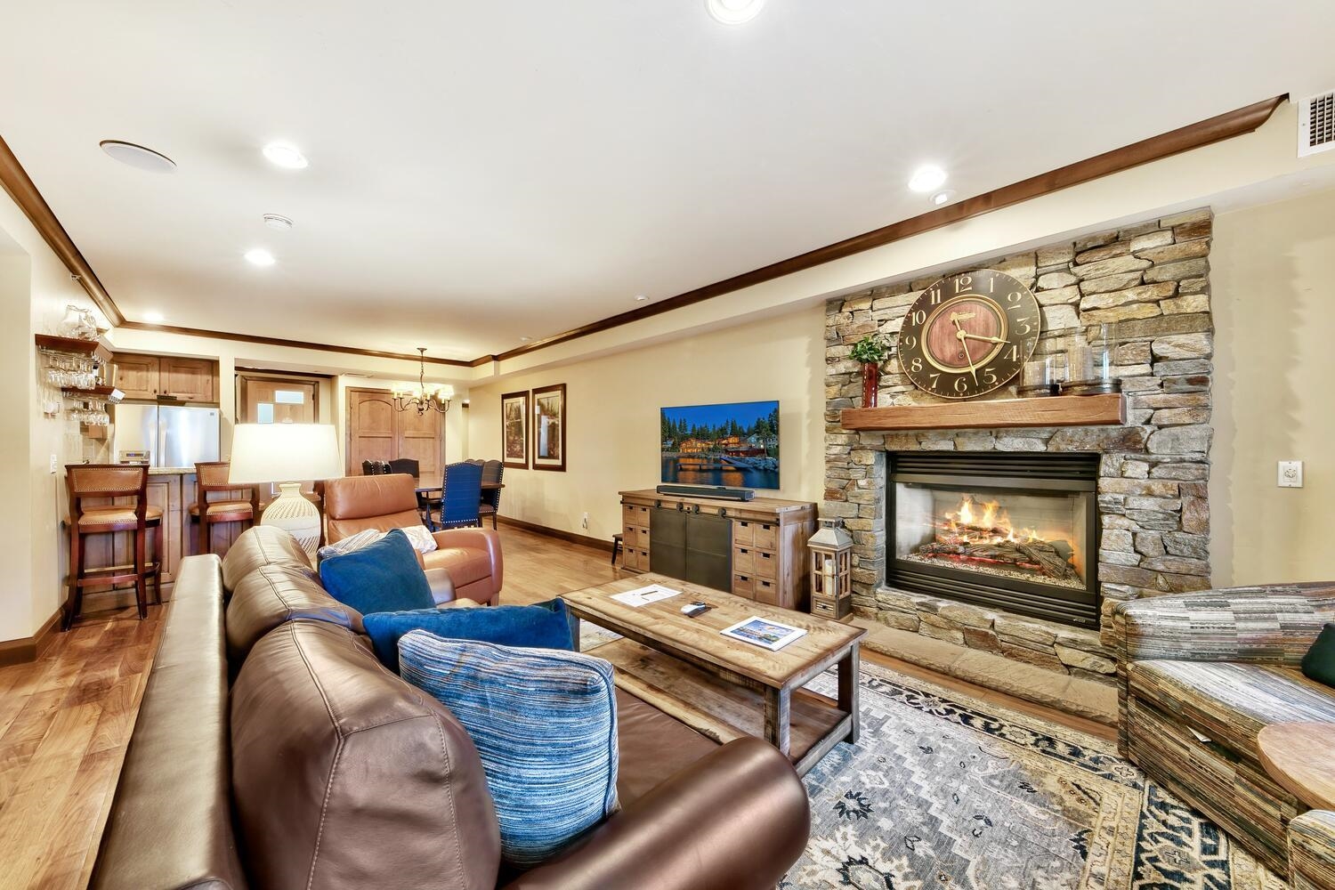 6750 N North Lake Boulevard # 13F Unit: #13F