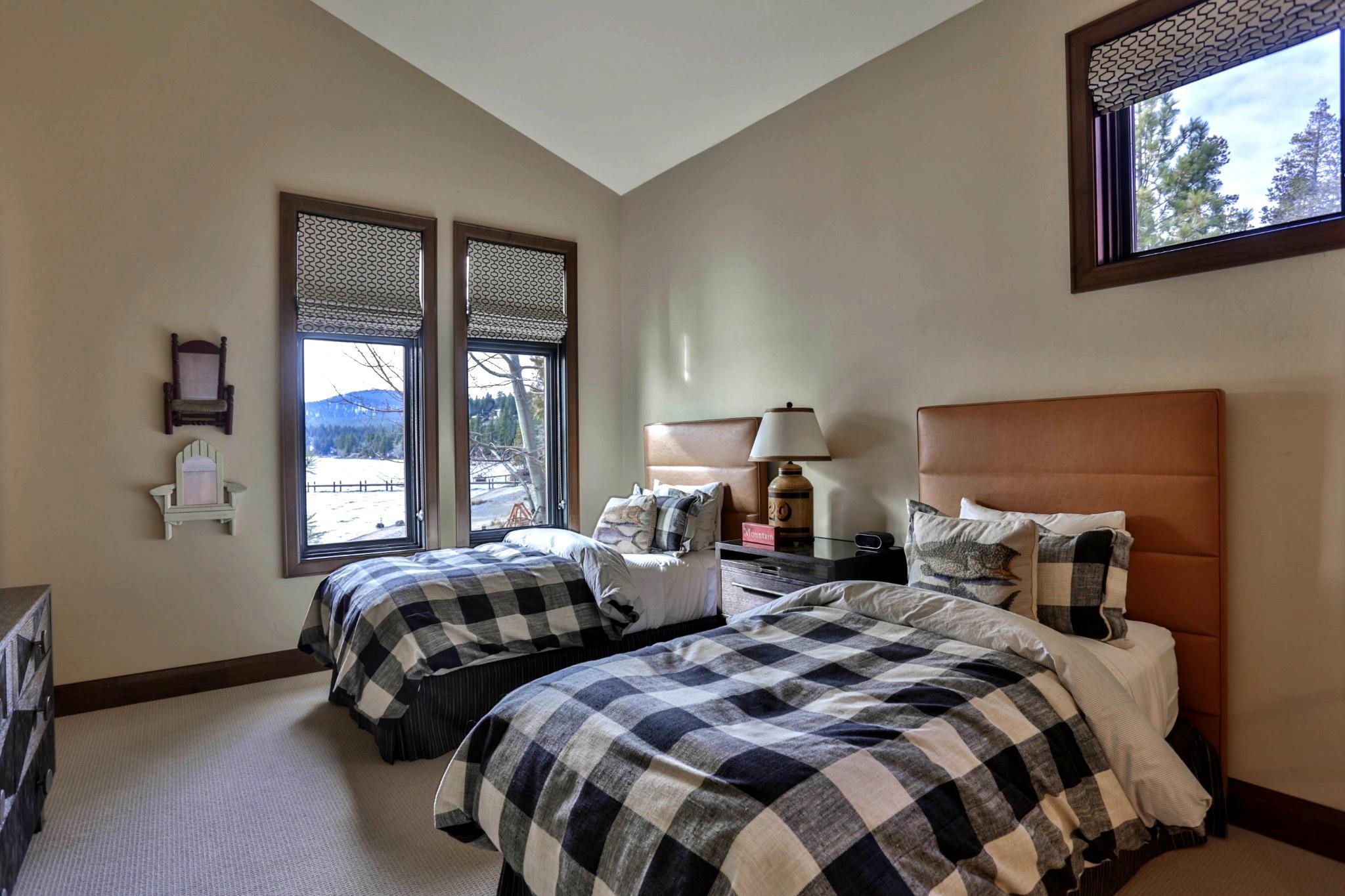 6750 North Lake Boulevard # 1E Unit: #1E