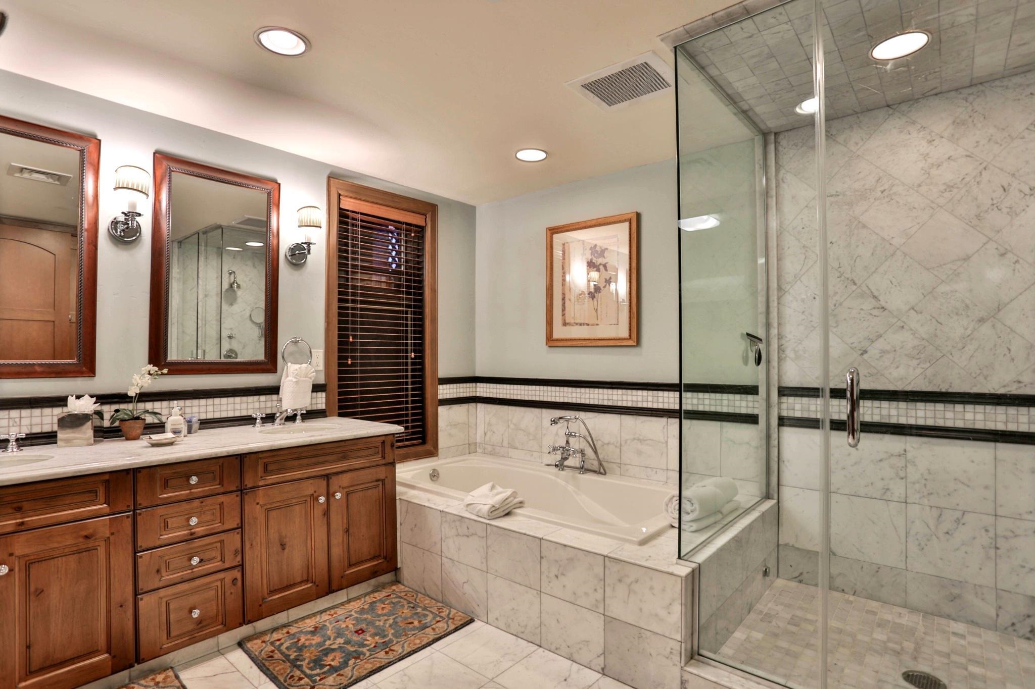 6750 North Lake Boulevard # 1E Unit: #1E