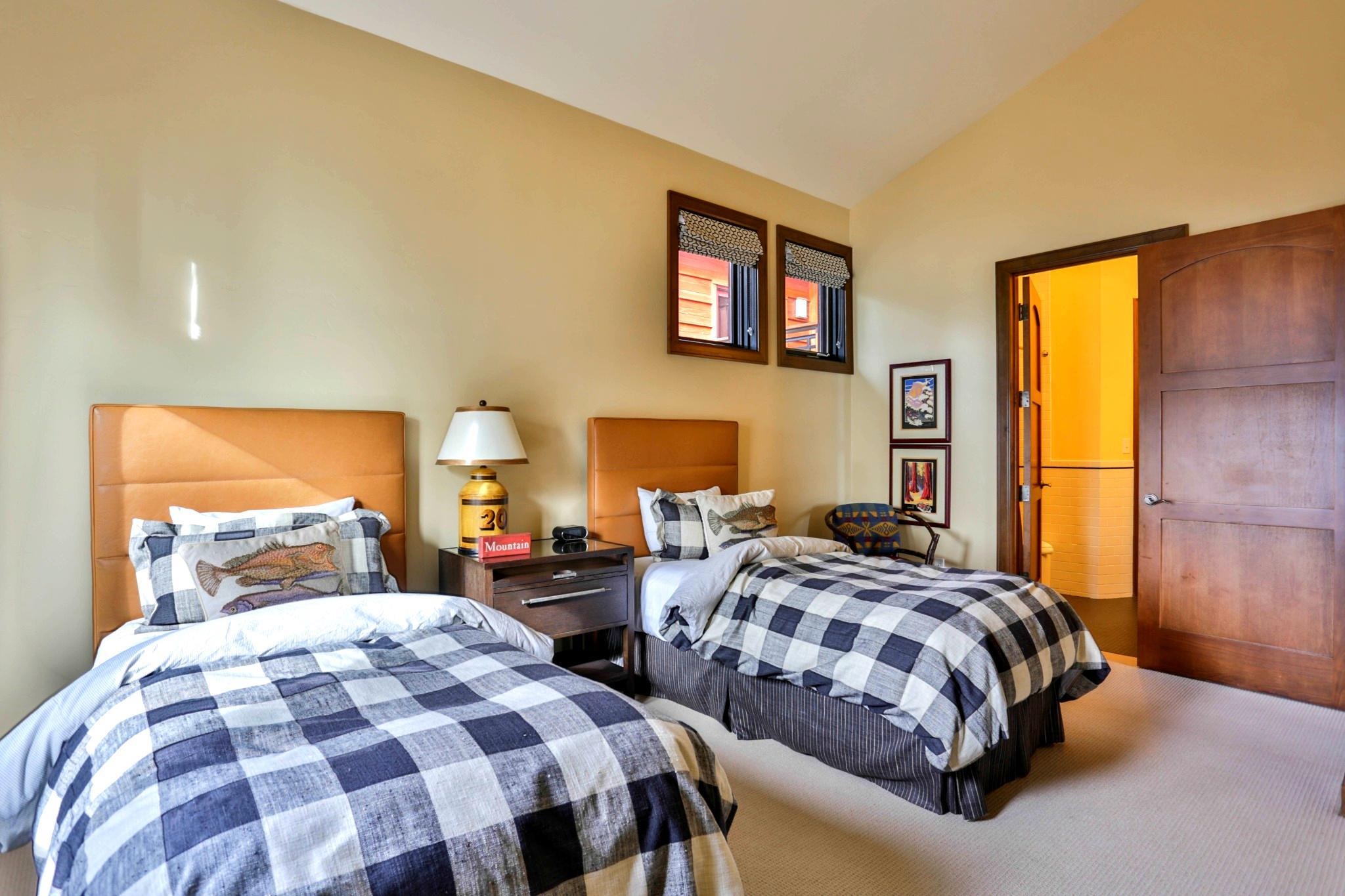6750 North Lake Boulevard # 1E Unit: #1E