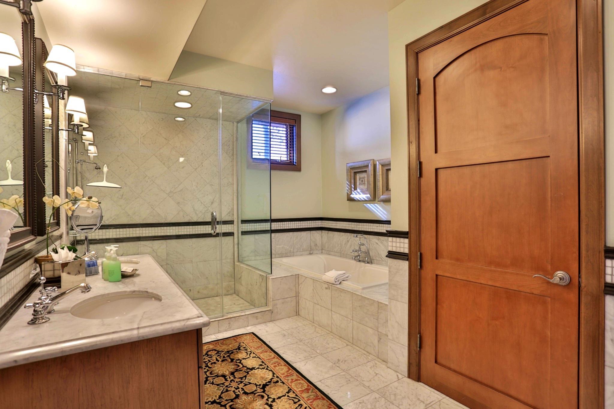 6750 North Lake Boulevard # 1E Unit: #1E