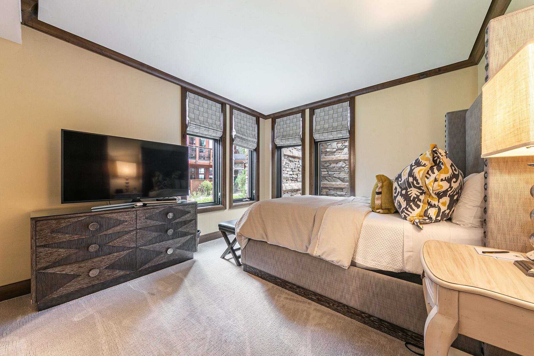 6750 North Lake Boulevard # 9A Unit: #9A