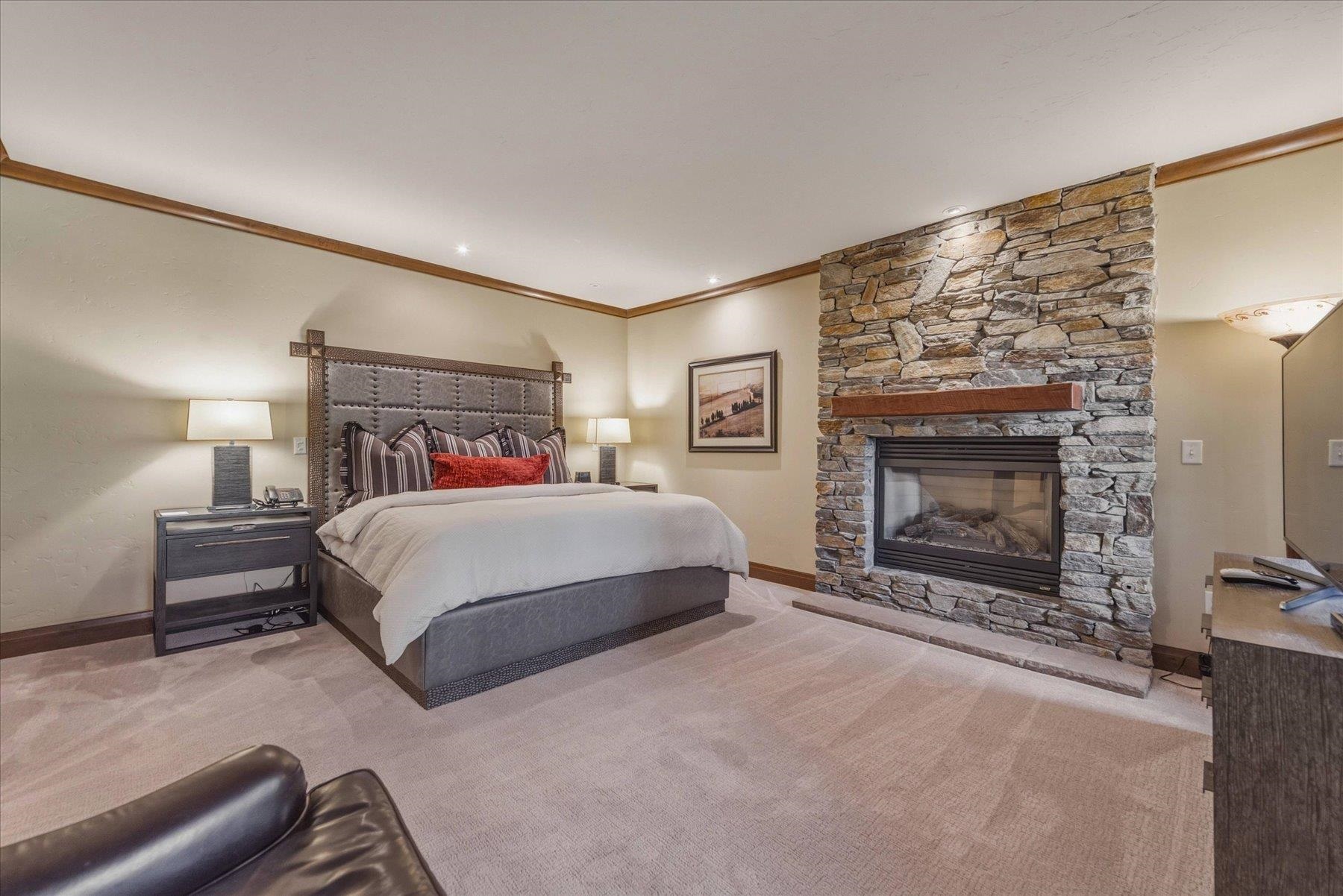 6750 North Lake Boulevard # 13G Unit: #13G