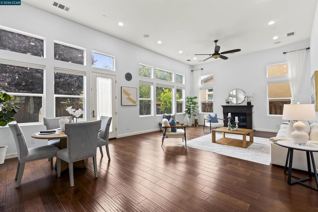 242 Prairie Way