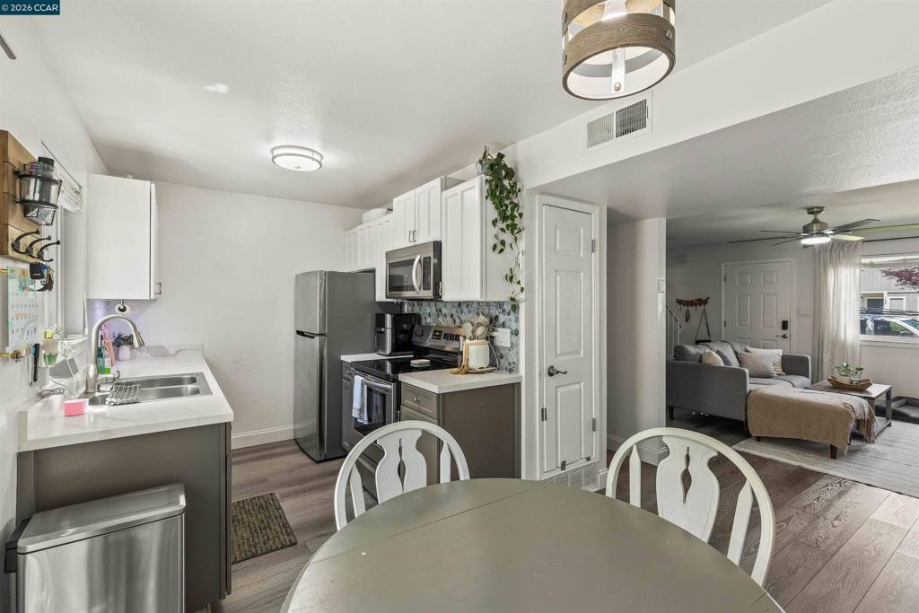 126 Muir Rd