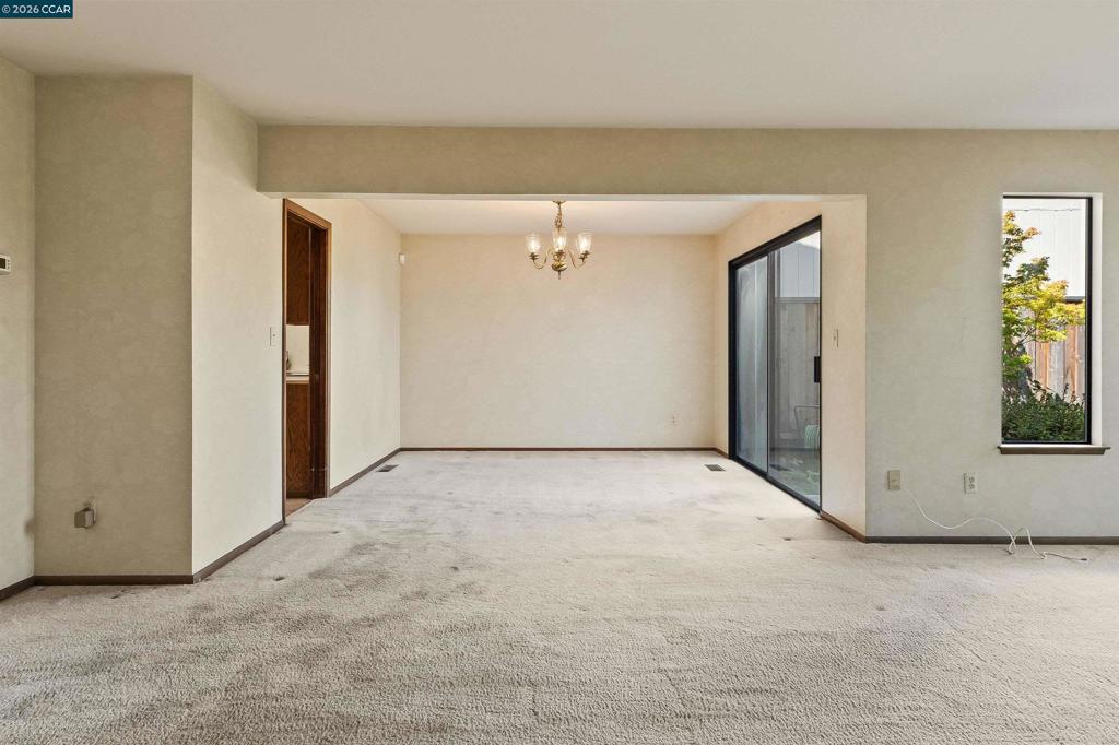 1085 Camino Verde Cir