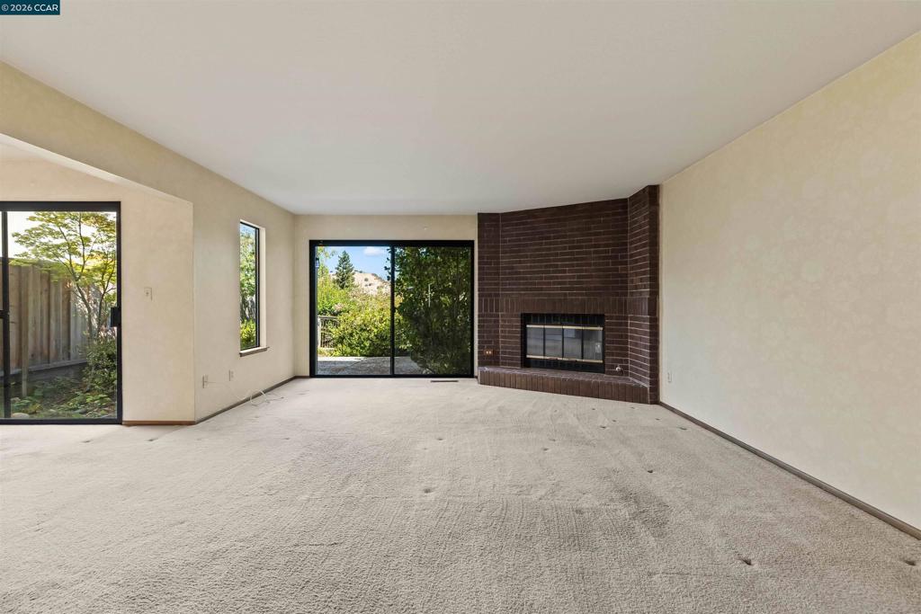 1085 Camino Verde Cir