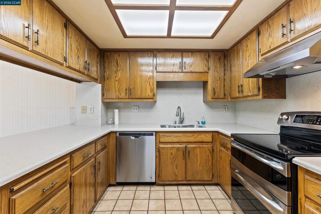 1085 Camino Verde Cir