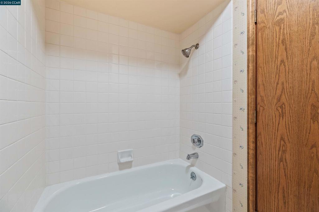 1085 Camino Verde Cir