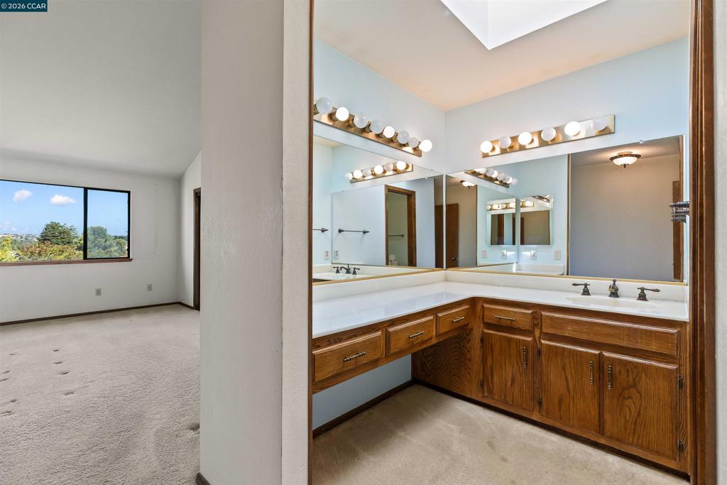 1085 Camino Verde Cir