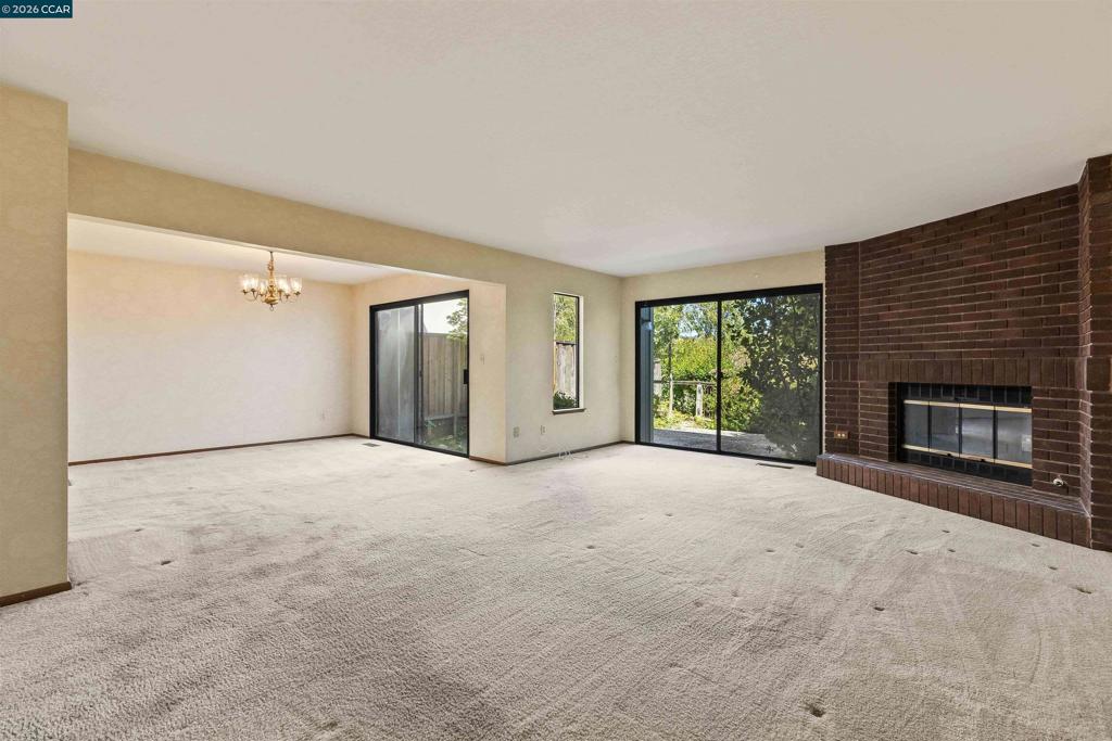 1085 Camino Verde Cir