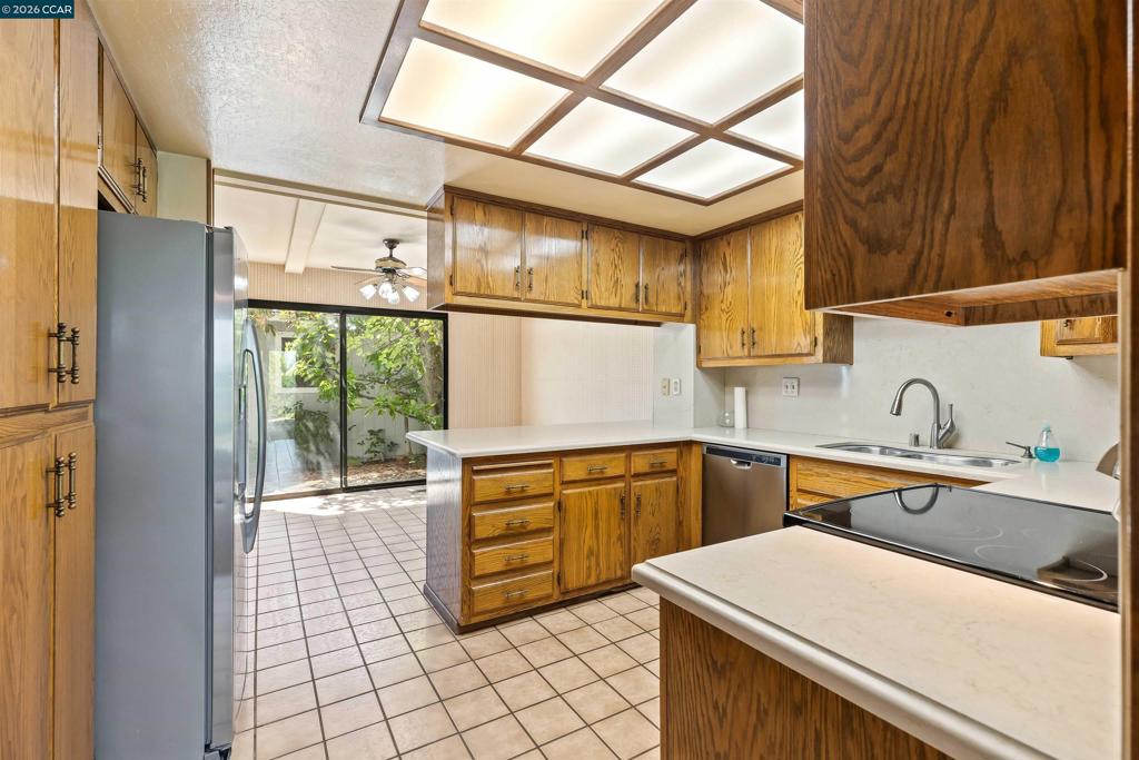 1085 Camino Verde Cir