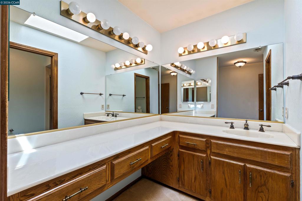 1085 Camino Verde Cir