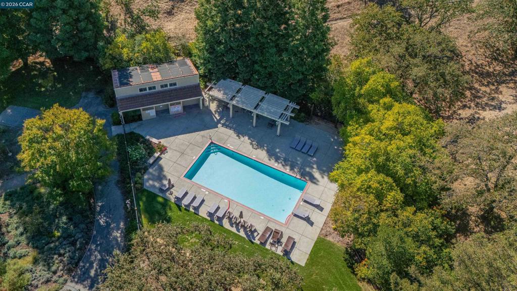 1085 Camino Verde Cir