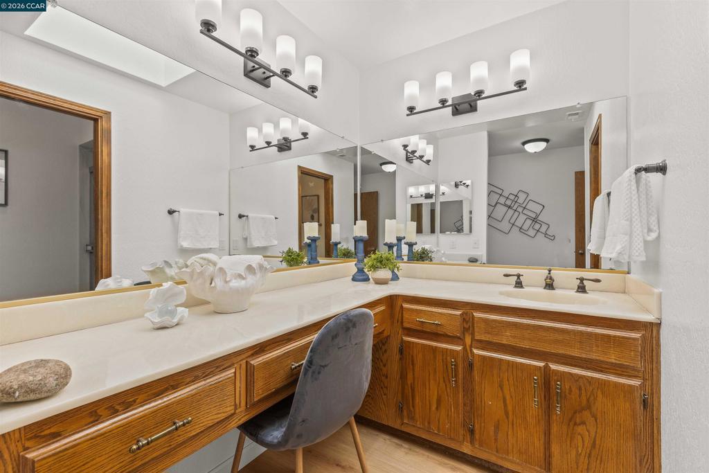 1085 Camino Verde Cir