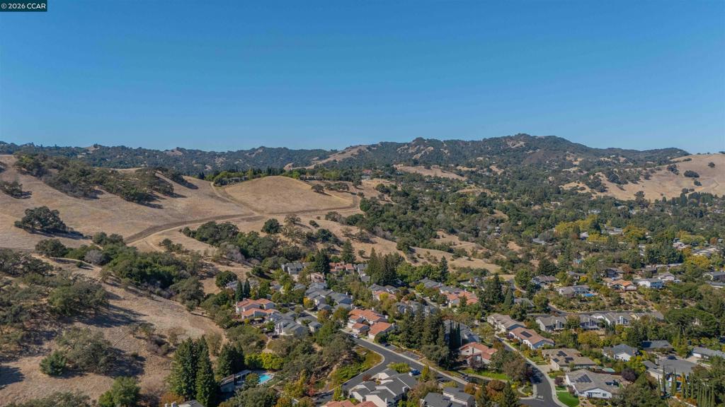 1085 Camino Verde Cir