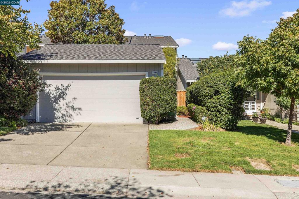 1085 Camino Verde Cir