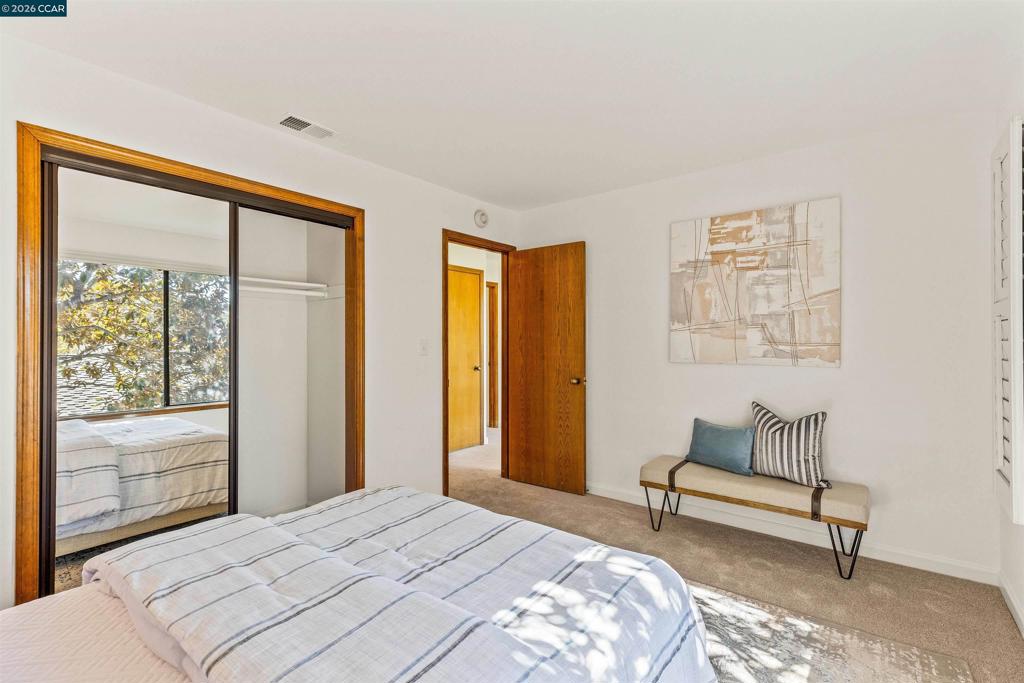 1085 Camino Verde Cir
