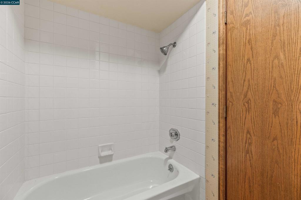 1085 Camino Verde Cir