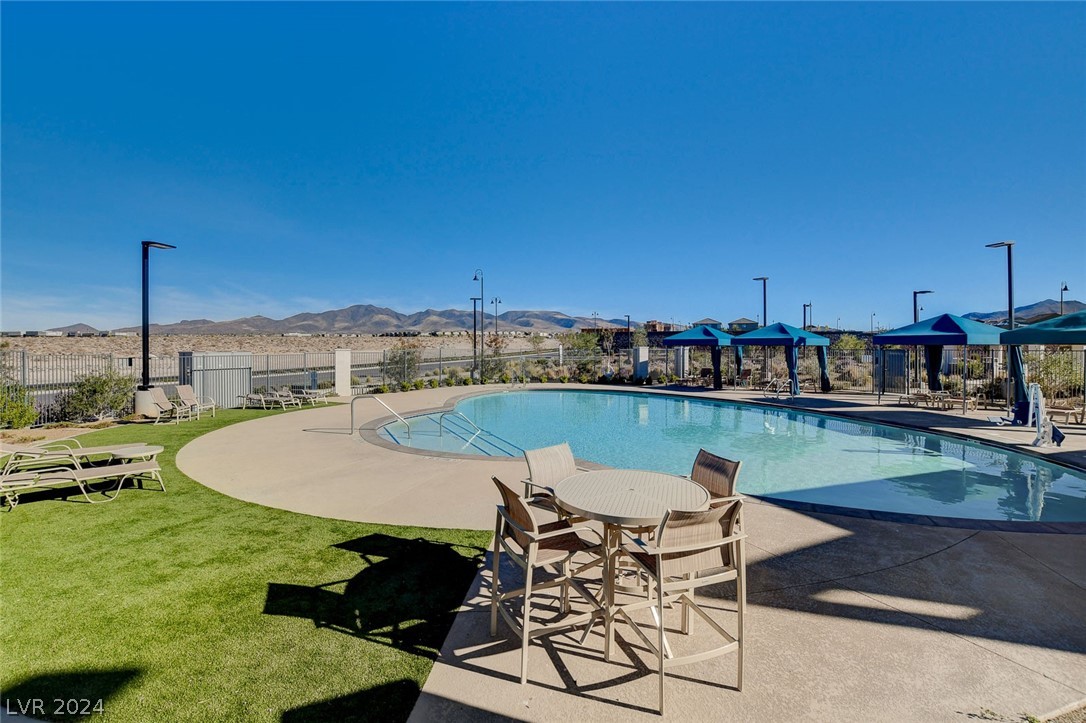 2464 Bellinzona Place