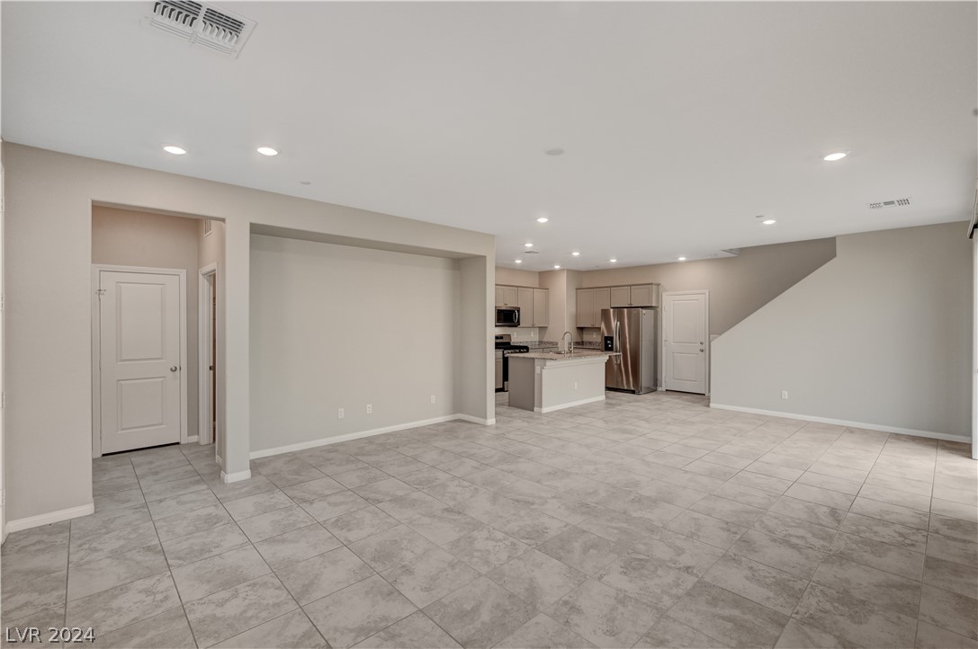 2464 Bellinzona Place