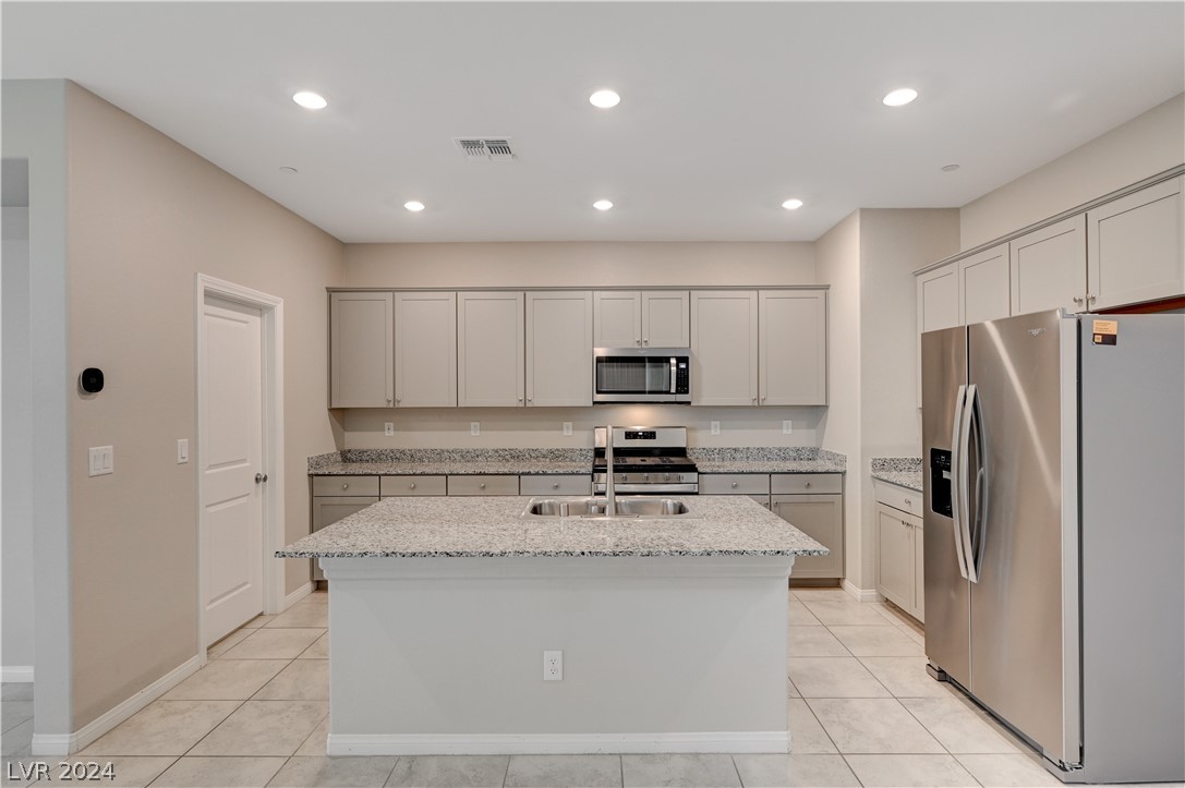 2464 Bellinzona Place