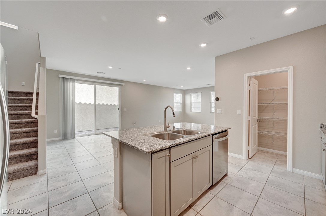 2464 Bellinzona Place