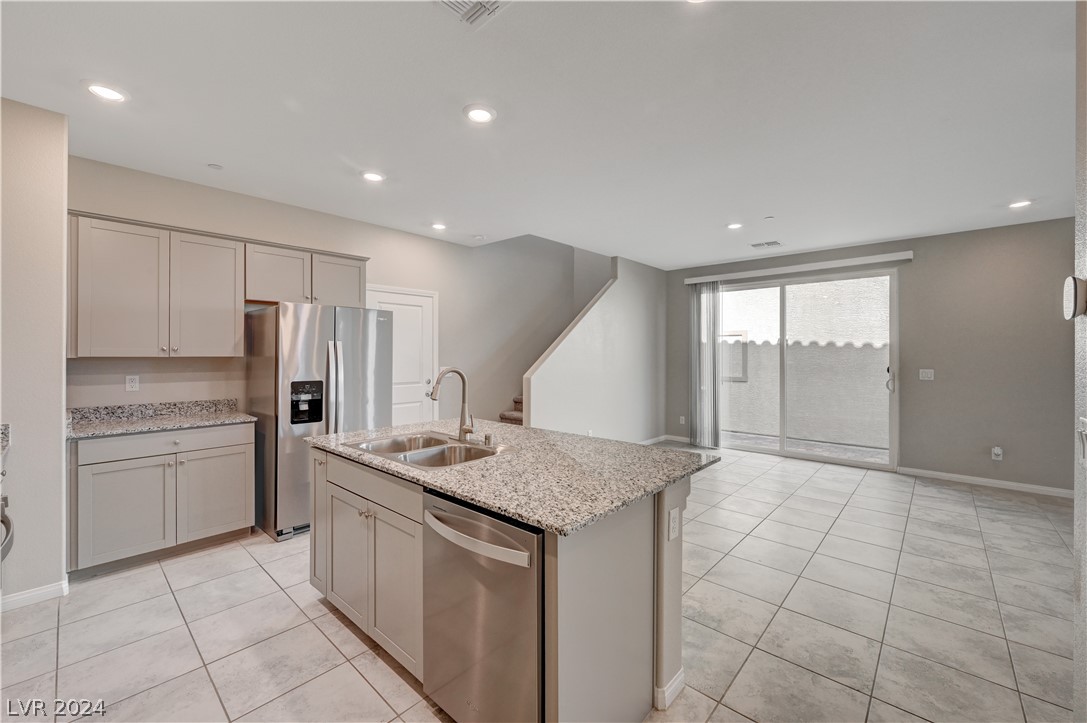 2464 Bellinzona Place