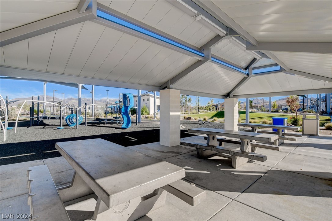 2464 Bellinzona Place