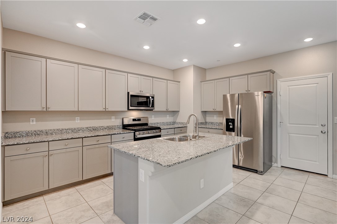 2464 Bellinzona Place