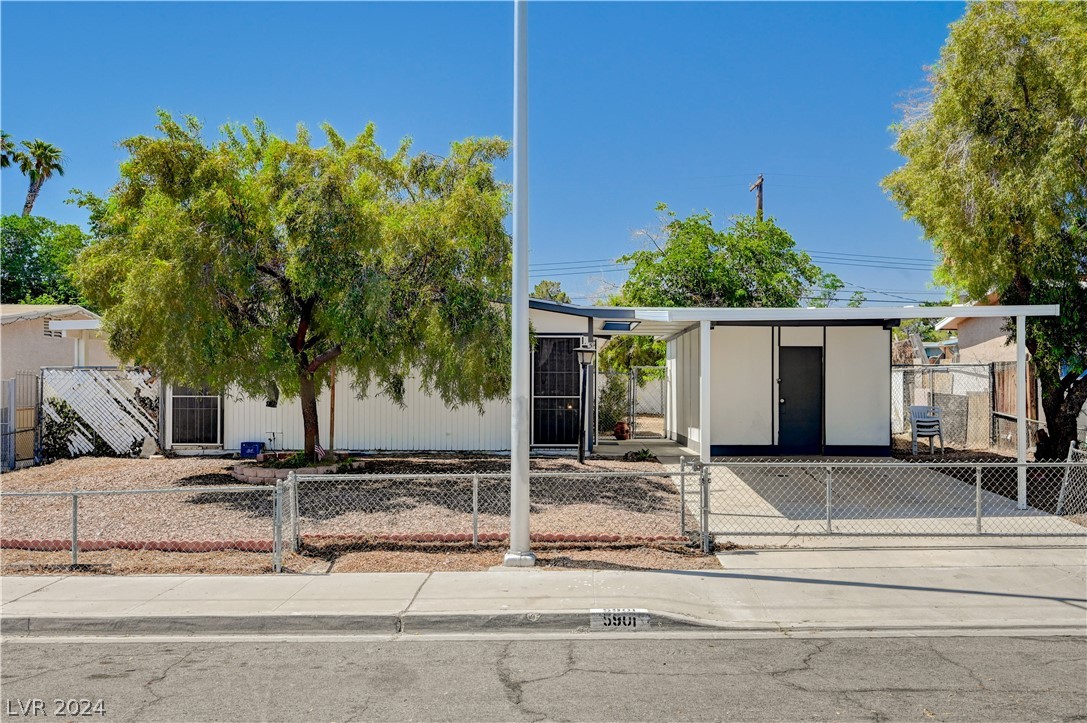 5901 Balzar Avenue