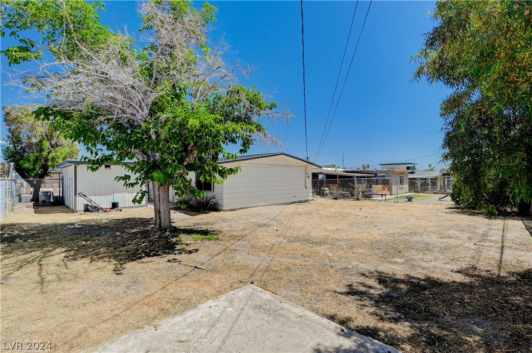 5901 Balzar Avenue